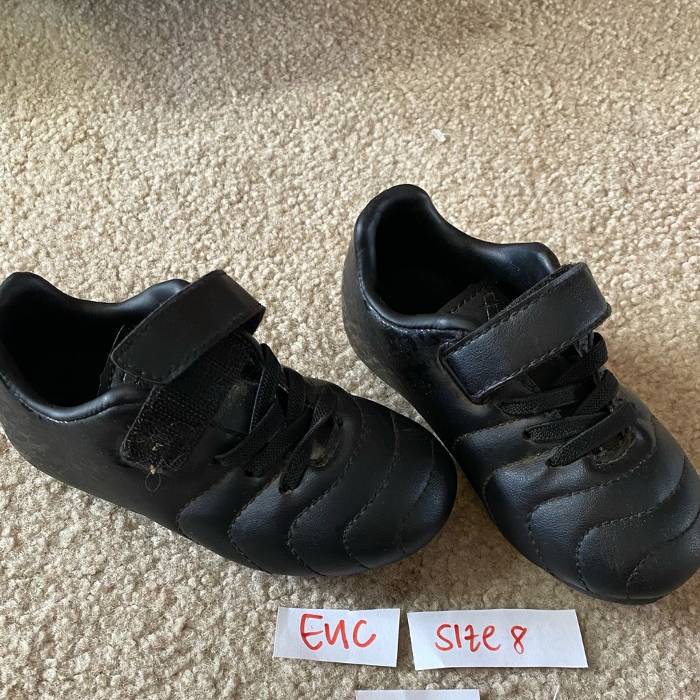 Toddler soccer cleats - size 8